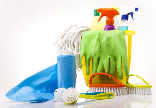 Professional short-let cleaning in Colliers Wood with local access challenges